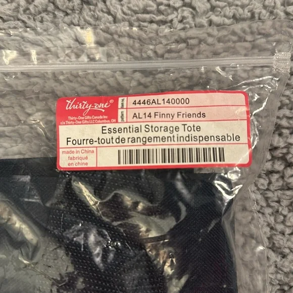 Thirty-One Essential Storage Tote in Finny Friends

New in original package - Picture 3 of 3